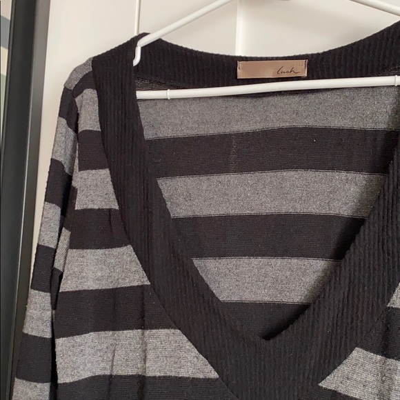 Lush Knit Crew Neck Pullover Medium - Picture 3 of 5